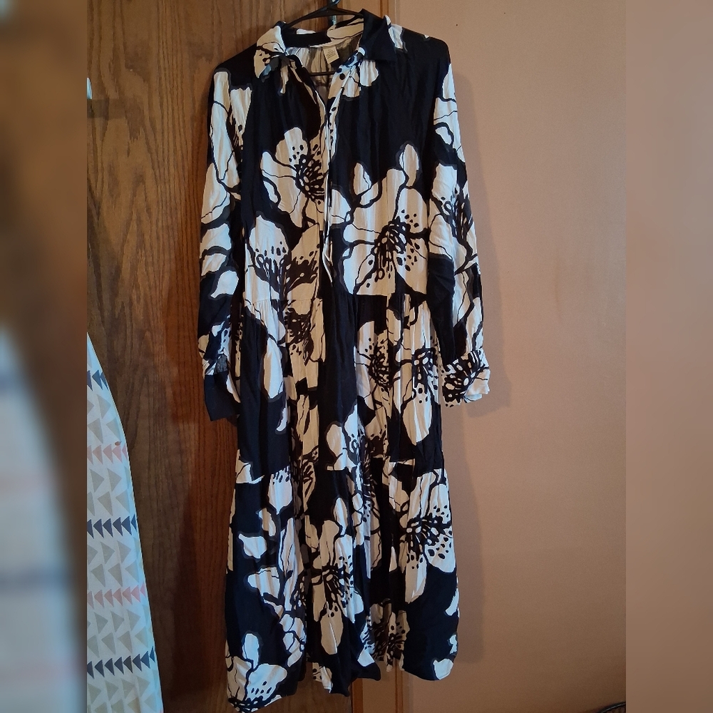 H&M Black and White Floral Dress